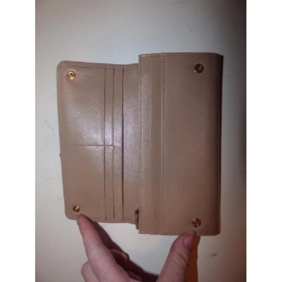 PRADA Nude Pale Pink Leather XL Bi-fold - Picture 7 of 9